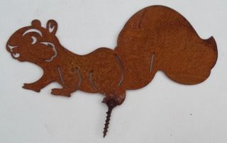 Eichhörnchenkind laufend Eisen Rost 16 x 8 cm