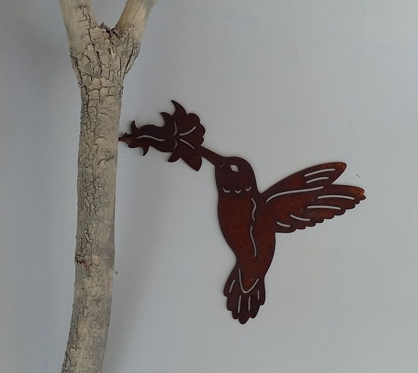 Eisenvogel Kolibri an Blüte mit Schraube 18 x 14 cm